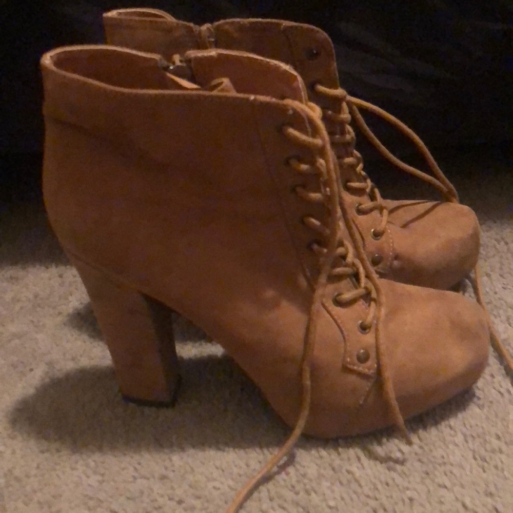 Heel boots